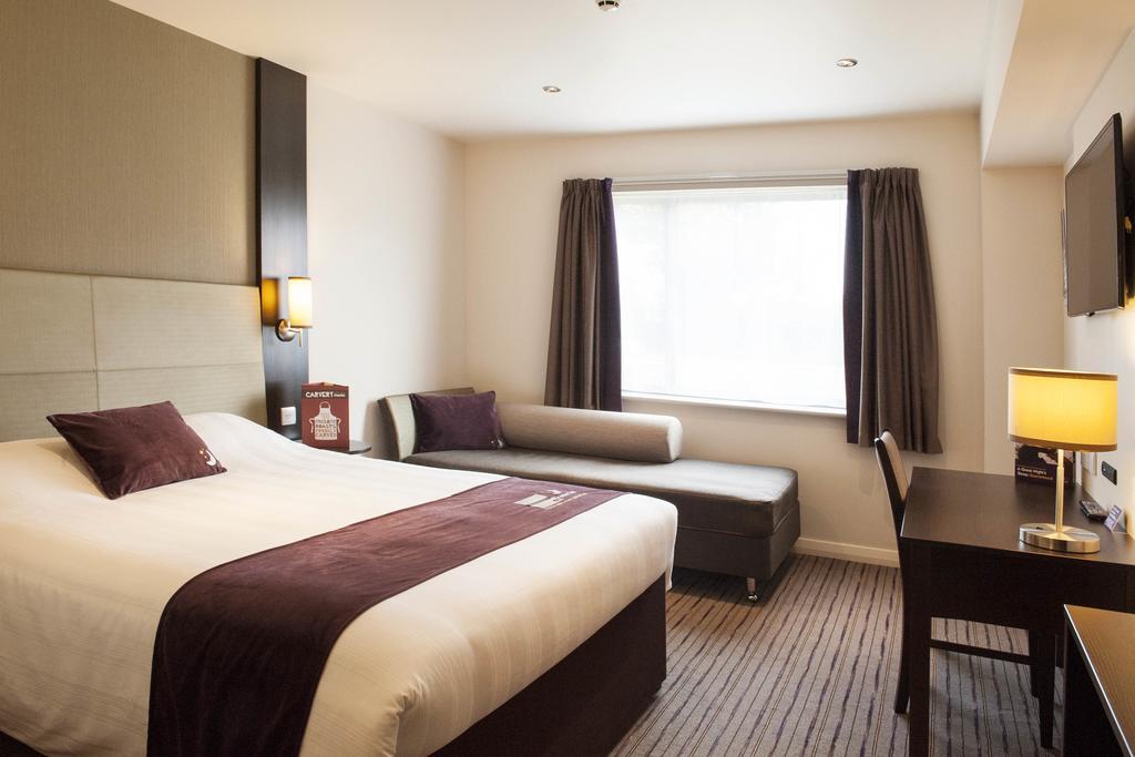 Premier - Blossom St South 3*