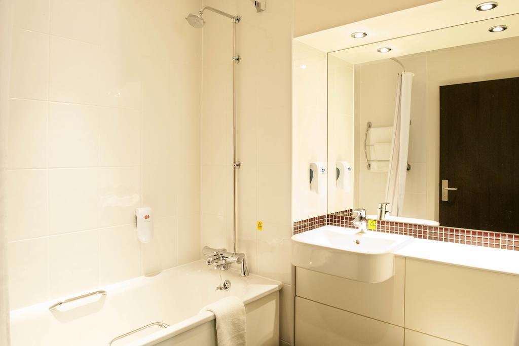 Premier - Blossom St South Hotel 3*